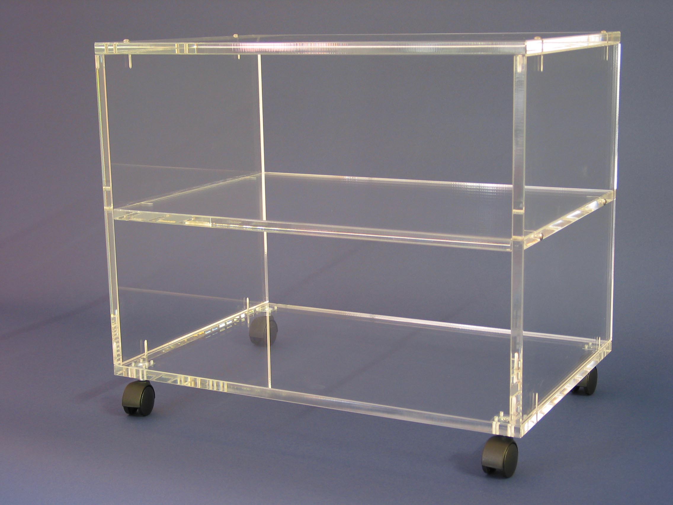 Möbel fahrbar aus Acrylglas Möbel fahrbar aus Acrylglas
